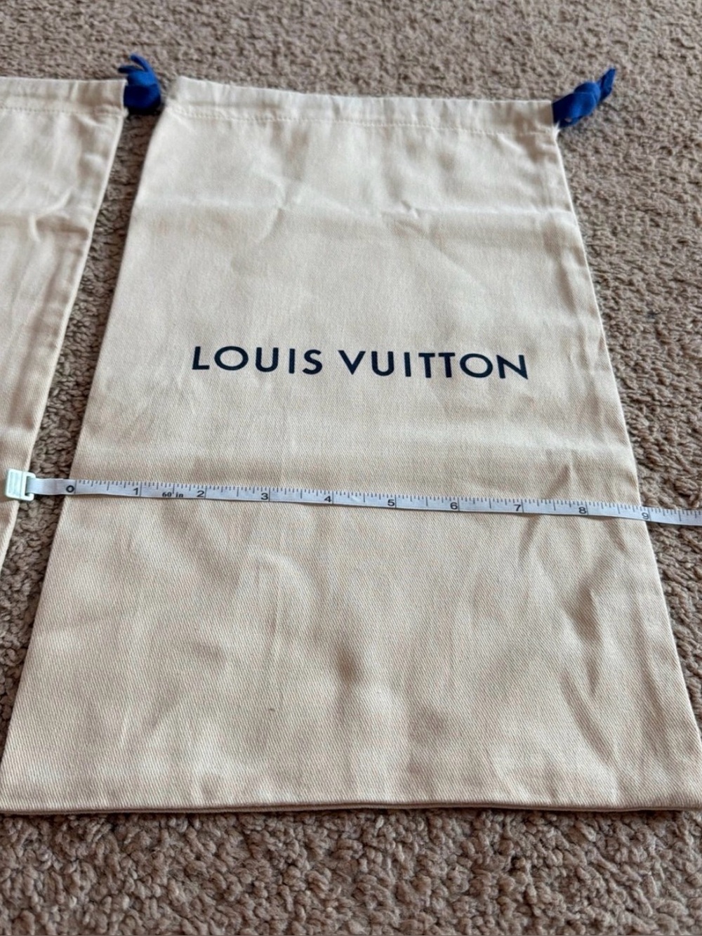 Louis Vuitton - Picture 5 of 6